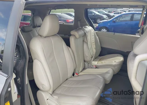 2013 Toyota Sienna Xle V6 8 Passenger из США, поврежденный, VIN 5TDYK3DC4DS378960